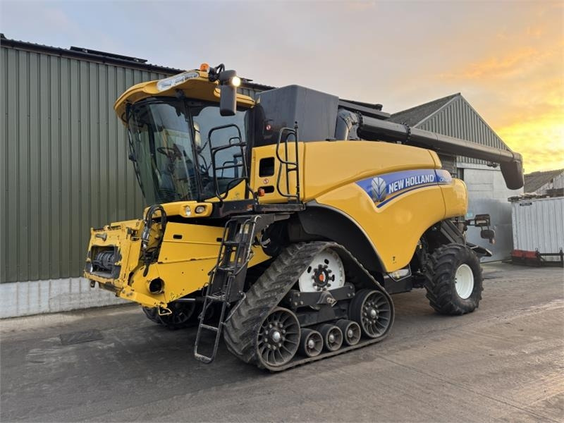 New Holland CR9080 c/w 30ft Varifeed Header - Equipamento para colheitadeira: foto 1 New Holland CR9080 c/w 30ft Varifeed Header - Equipamento para colheitadeira: foto 1