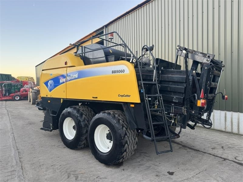 New Holland New Holland BB9060 Baler - Enfardadeira de fardos quadrados: foto 2 New Holland New Holland BB9060 Baler - Enfardadeira de fardos quadrados: foto 2