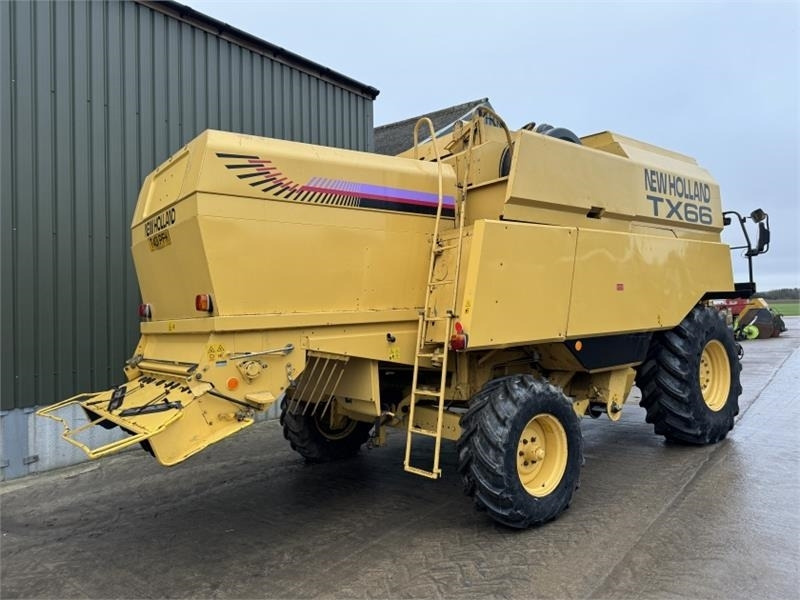 New Holland TX66 c/w 20ft Header - Equipamento para colheitadeira: foto 2 New Holland TX66 c/w 20ft Header - Equipamento para colheitadeira: foto 2