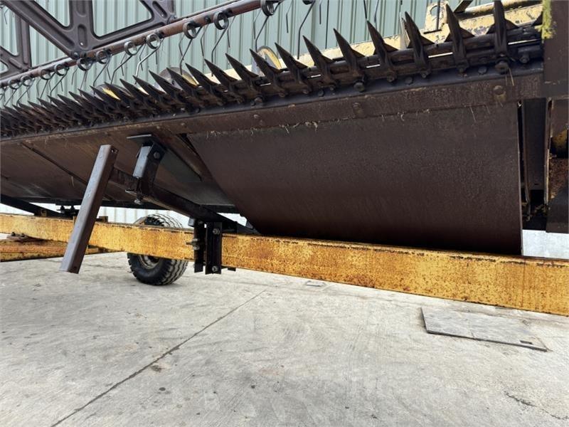 Leasing de New Holland TX67 c/w 20ft Header  New Holland TX67 c/w 20ft Header: foto 23