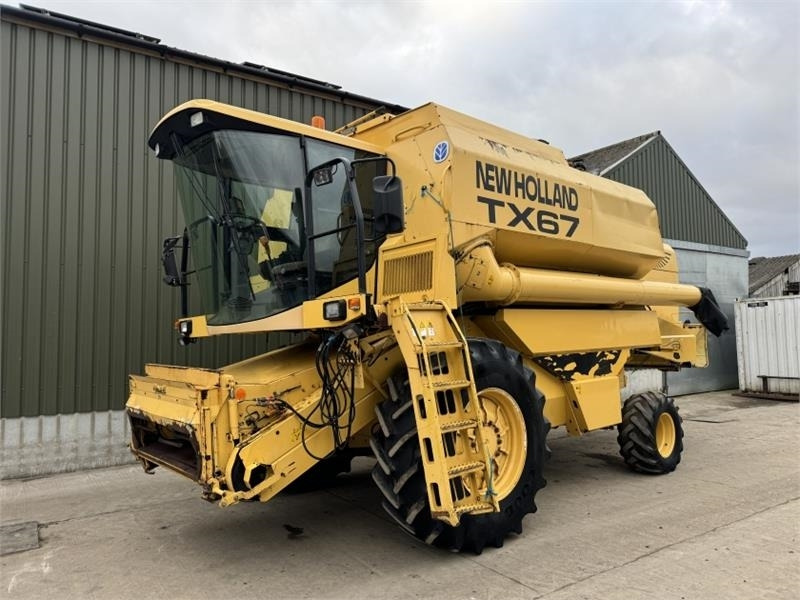 New Holland TX67 c/w 20ft Header - Equipamento para colheitadeira: foto 3 New Holland TX67 c/w 20ft Header - Equipamento para colheitadeira: foto 3