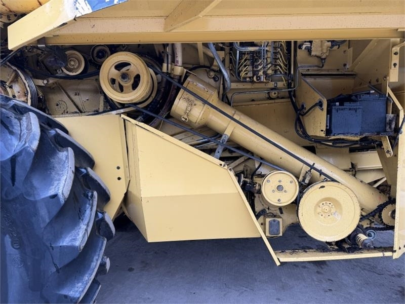 Leasing de New Holland TX67 c/w 20ft Header  New Holland TX67 c/w 20ft Header: foto 9