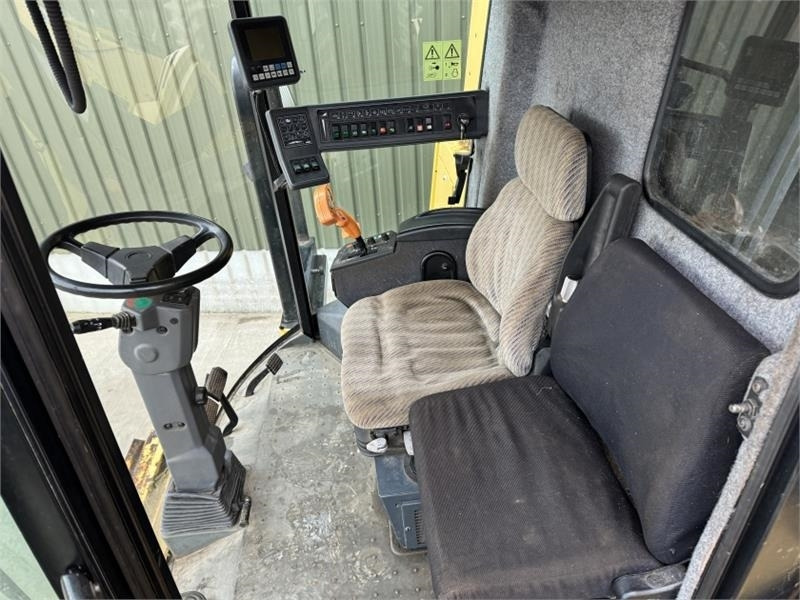 Leasing de New Holland TX67 c/w 20ft Header  New Holland TX67 c/w 20ft Header: foto 16