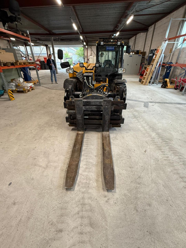 JCB 525-60T5 Hi-Viz - Pá carregadora telescópica: foto 3 JCB 525-60T5 Hi-Viz - Pá carregadora telescópica: foto 3