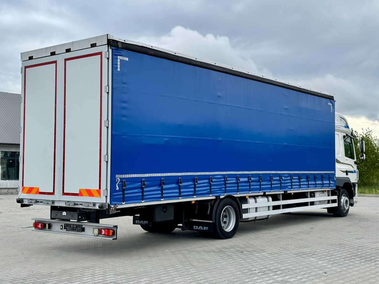 DAF CF 320 / FIRANKA / 24 EUROPALETY / SYPIALKA / AUTOMAT / KLIMA POSTOJOWA / 2017 ROK - Camião de lona: foto 3 DAF CF 320 / FIRANKA / 24 EUROPALETY / SYPIALKA / AUTOMAT / KLIMA POSTOJOWA / 2017 ROK - Camião de lona: foto 3