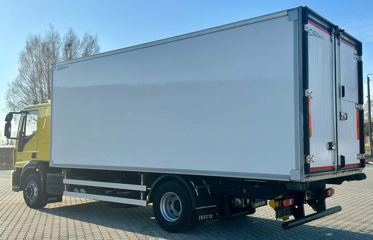 IVECO EUROCARGO 160-280 / CHŁODNIA / 6.1 M DŁUGOŚCI / 15 EUROPALET / AUTOMAT / SYPIALKA / NISKI PRZEBIEG / 16 TON DMC / CARRIER SPALINOWO - ELEKTRYCZNY / 2018 ROK - Camião frigorífico: foto 4 IVECO EUROCARGO 160-280 / CHŁODNIA / 6.1 M DŁUGOŚCI / 15 EUROPALET / AUTOMAT / SYPIALKA / NISKI PRZEBIEG / 16 TON DMC / CARRIER SPALINOWO - ELEKTRYCZNY / 2018 ROK - Camião frigorífico: foto 4