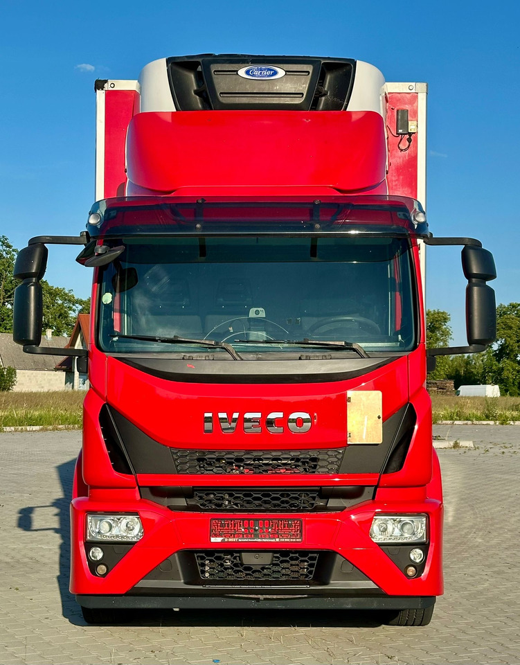 IVECO EUROCARGO 180-320 / CHŁODNIA / WINDA / 21 PALET / 8.5 M DŁUGOŚCI / CARRIER / SYPIALKA / EURO 6 - Camião frigorífico: foto 3 IVECO EUROCARGO 180-320 / CHŁODNIA / WINDA / 21 PALET / 8.5 M DŁUGOŚCI / CARRIER / SYPIALKA / EURO 6 - Camião frigorífico: foto 3