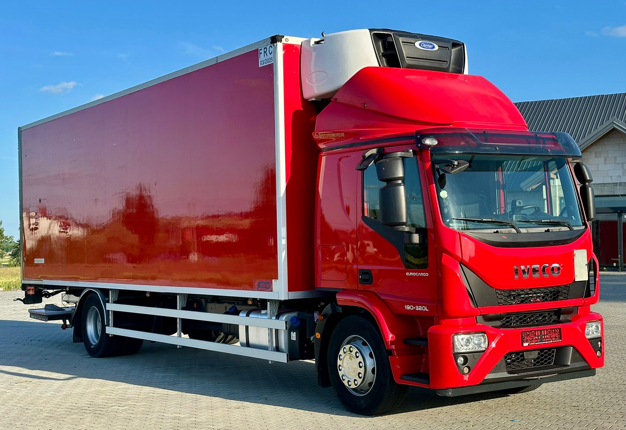 IVECO EUROCARGO 180-320 / CHŁODNIA / WINDA / 21 PALET / 8.5 M DŁUGOŚCI / CARRIER / SYPIALKA / EURO 6 - Camião frigorífico: foto 2 IVECO EUROCARGO 180-320 / CHŁODNIA / WINDA / 21 PALET / 8.5 M DŁUGOŚCI / CARRIER / SYPIALKA / EURO 6 - Camião frigorífico: foto 2
