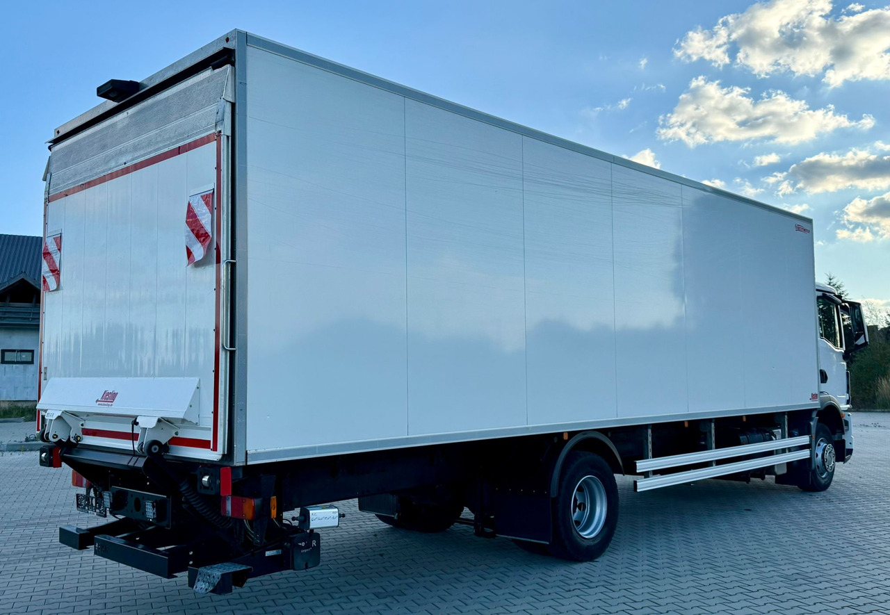 MAN TGM 15.290 / CHŁODNIA / WINDA / 8.3 M DŁUGOŚCI / 20 EUROPALET / THERMO KING / +30/-30 / AUTOMAT / 2021 ROK / SERWISOWANY - Camião frigorífico: foto 3 MAN TGM 15.290 / CHŁODNIA / WINDA / 8.3 M DŁUGOŚCI / 20 EUROPALET / THERMO KING / +30/-30 / AUTOMAT / 2021 ROK / SERWISOWANY - Camião frigorífico: foto 3