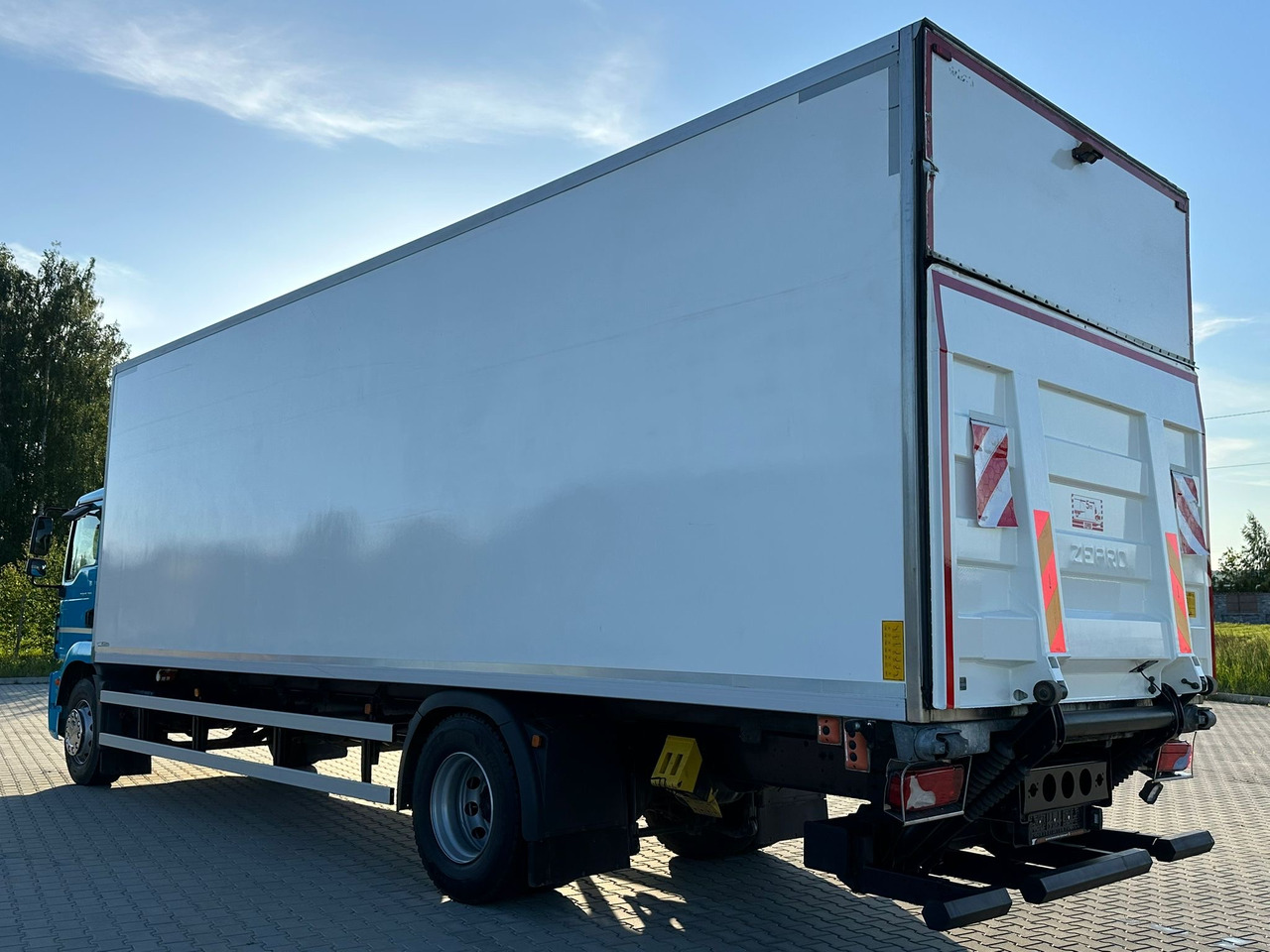 MAN TGM 18.290 / CHŁODNIA / WINDA / 20 EUROPALET / 8.2 M DŁUGOŚCI / 2018 ROK / 410 TYS KM - Camião frigorífico: foto 3 MAN TGM 18.290 / CHŁODNIA / WINDA / 20 EUROPALET / 8.2 M DŁUGOŚCI / 2018 ROK / 410 TYS KM - Camião frigorífico: foto 3
