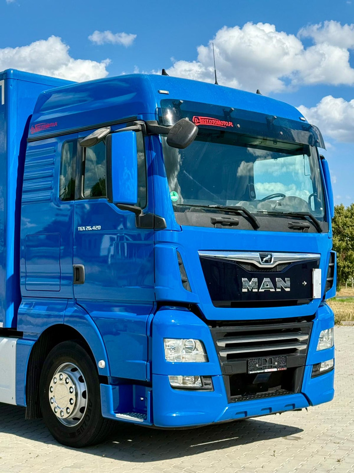 Camião furgão MAN TGX 26.420 / KONTENER / WINDA / 8.5 M DŁUGOŚCI / 21 EUROPALET / 6x2 / 3 OŚ PODNOSZONA I SKRĘTNA / ŁADOWNOŚĆ 14 415 KG / 2018 ROK / Z NIEMIEC: foto 6 Camião furgão MAN TGX 26.420 / KONTENER / WINDA / 8.5 M DŁUGOŚCI / 21 EUROPALET / 6x2 / 3 OŚ PODNOSZONA I SKRĘTNA / ŁADOWNOŚĆ 14 415 KG / 2018 ROK / Z NIEMIEC: foto 6