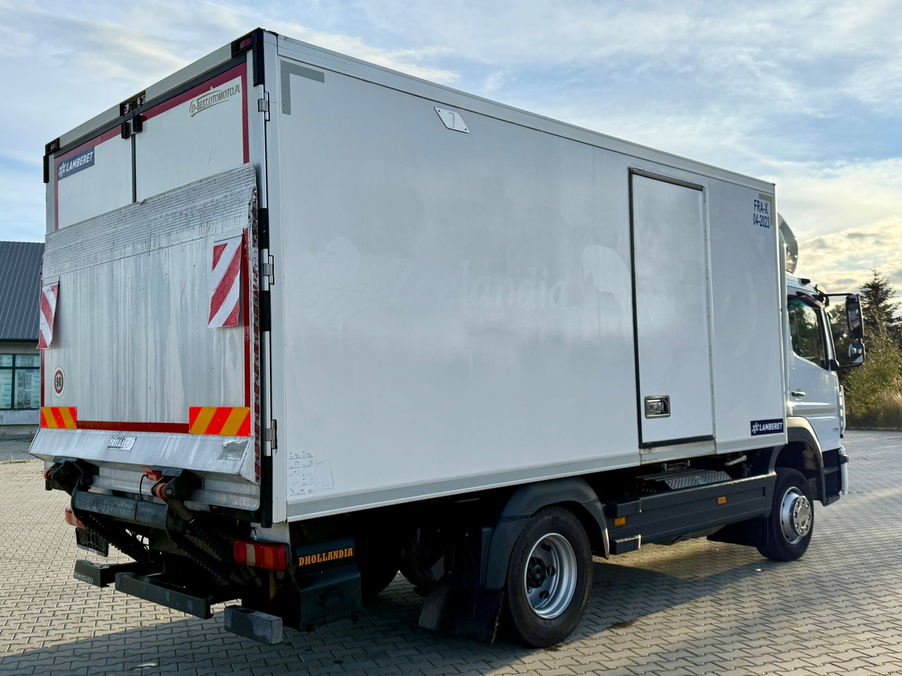 MERCEDES-BENZ ATEGO 1218 / CHŁODNIA / IZOTERMA / WINDA / 5.10 M DŁUGOŚCI / LAMBERET / AUTOMAT / 2017 ROK / 410 TYŚ KM - Camião frigorífico: foto 3 MERCEDES-BENZ ATEGO 1218 / CHŁODNIA / IZOTERMA / WINDA / 5.10 M DŁUGOŚCI / LAMBERET / AUTOMAT / 2017 ROK / 410 TYŚ KM - Camião frigorífico: foto 3