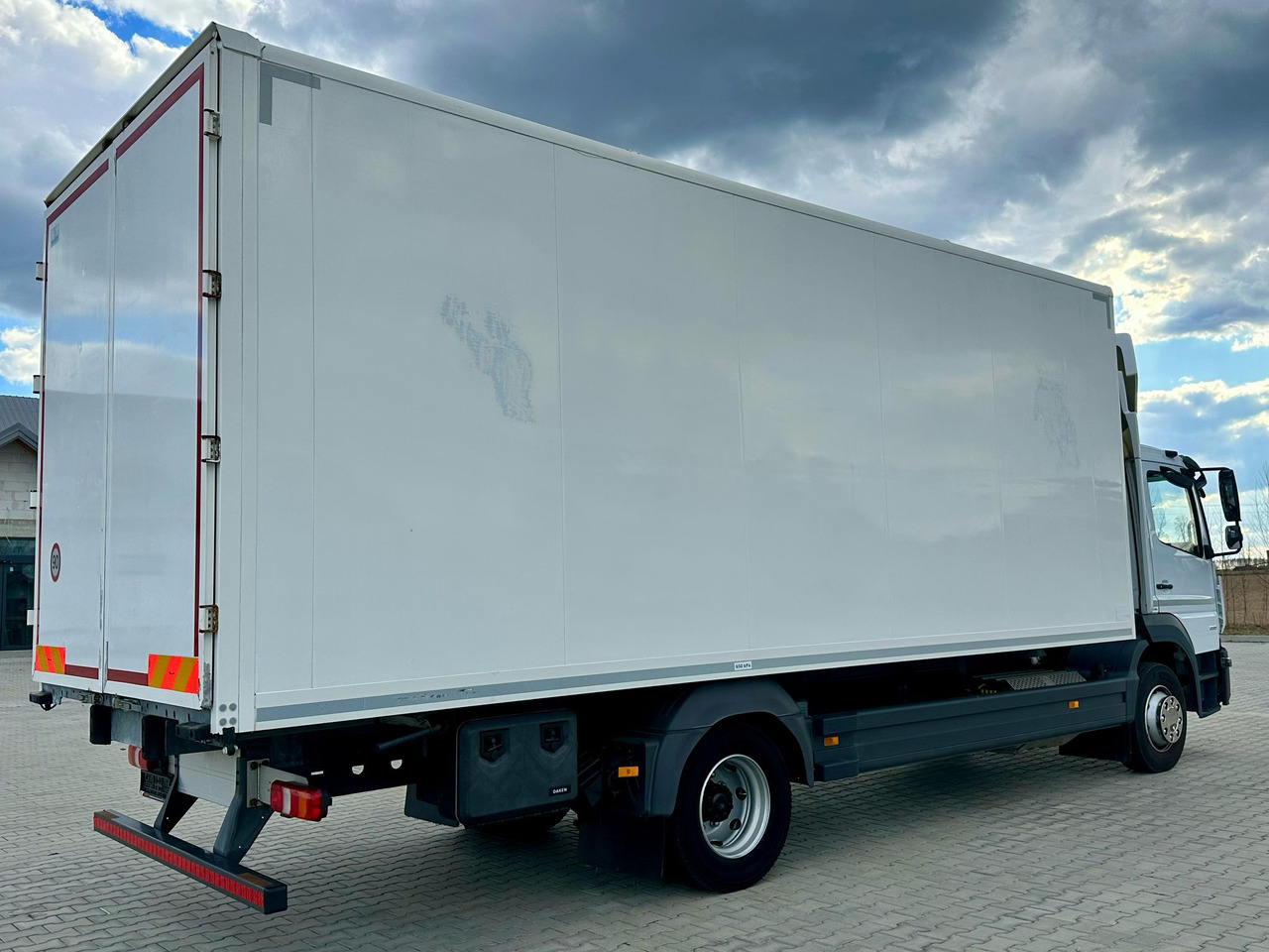 MERCEDES-BENZ ATEGO / 1221 / IZOTERMA / KONTENER / AUTOMAT / 230 TYS KM / 17 EUROPALET / 6.8 M DŁUGOŚCI / 2019 ROK - Camião isotérmico: foto 4 MERCEDES-BENZ ATEGO / 1221 / IZOTERMA / KONTENER / AUTOMAT / 230 TYS KM / 17 EUROPALET / 6.8 M DŁUGOŚCI / 2019 ROK - Camião isotérmico: foto 4