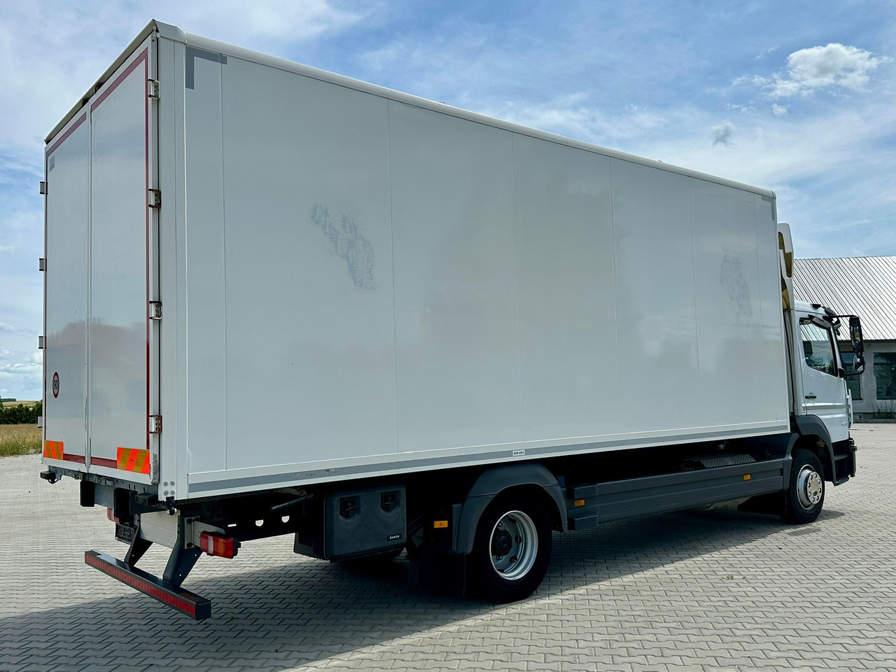 MERCEDES-BENZ ATEGO / 1221 / IZOTERMA / KONTENER / AUTOMAT / 230 TYS KM / 17 EUROPALET / 6.8 M DŁUGOŚCI / 2019 ROK - Camião isotérmico: foto 3 MERCEDES-BENZ ATEGO / 1221 / IZOTERMA / KONTENER / AUTOMAT / 230 TYS KM / 17 EUROPALET / 6.8 M DŁUGOŚCI / 2019 ROK - Camião isotérmico: foto 3