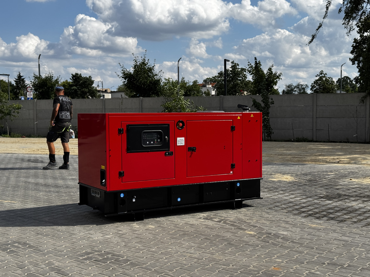 PERKINS 60 kVA / 48 kW - Gerador elétrico: foto 2 PERKINS 60 kVA / 48 kW - Gerador elétrico: foto 2