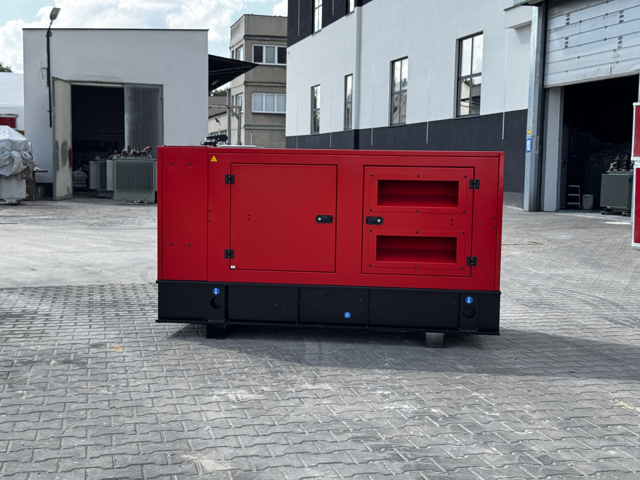 PERKINS 60 kVA / 48 kW - Gerador elétrico: foto 5 PERKINS 60 kVA / 48 kW - Gerador elétrico: foto 5