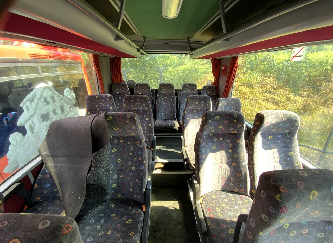 Ônibus suburbano Mercedes-Benz Integro: foto 12