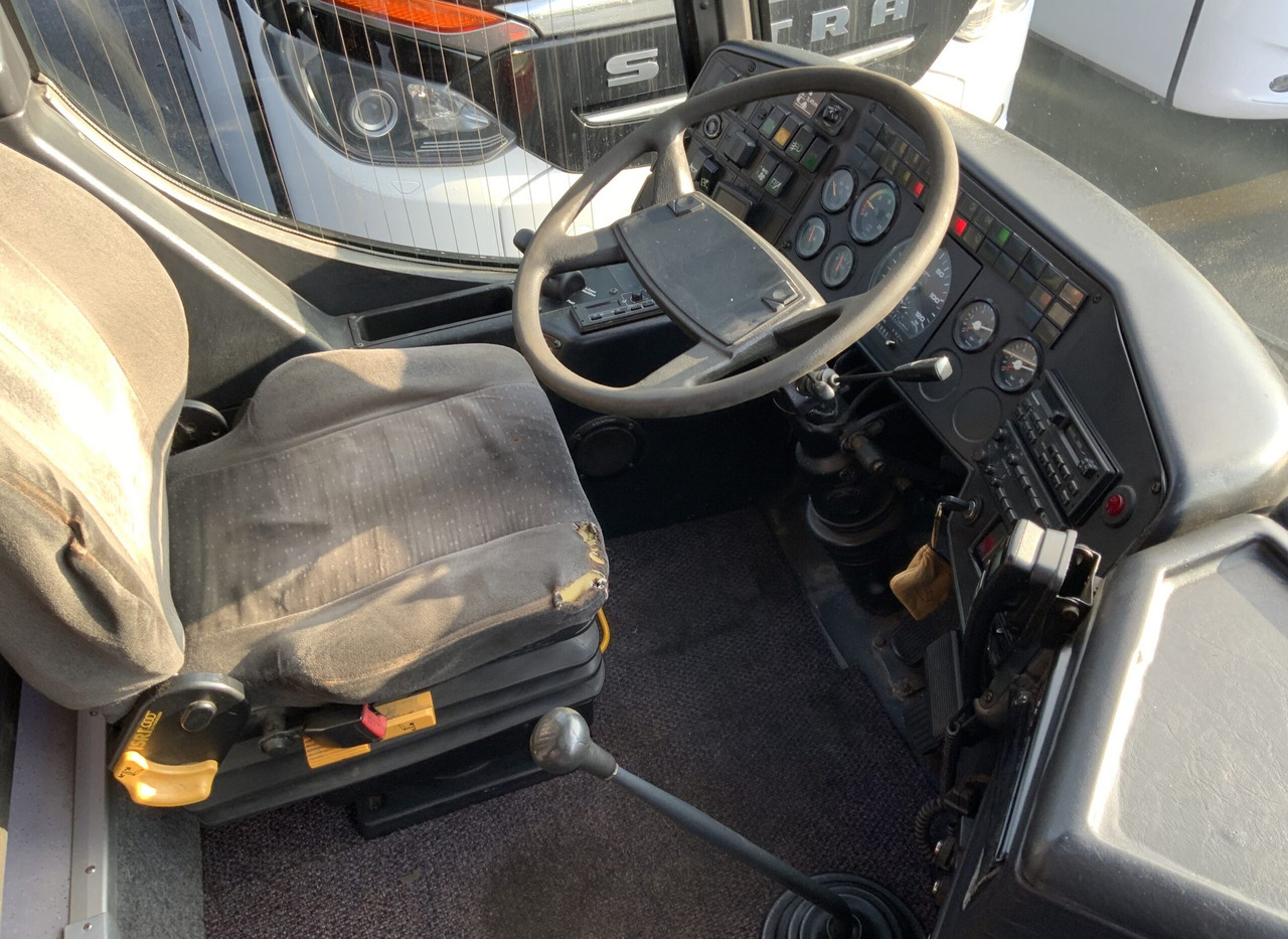 Fotografia de interior 2: Ônibus suburbano Setra S 315 GT