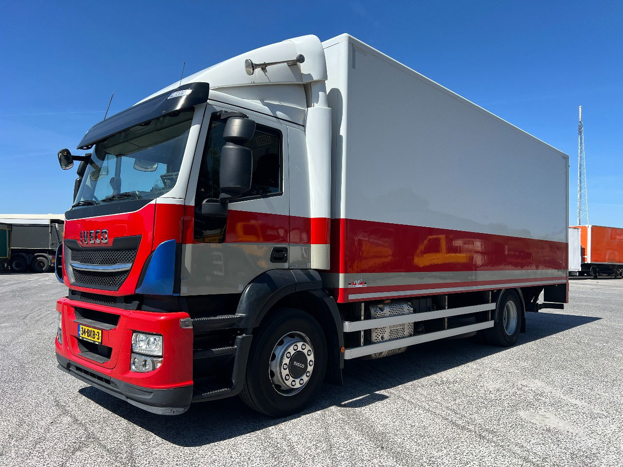 Iveco Stralis 310 AD, 19Ton, Euro 6 - Camião furgão: foto 1 Iveco Stralis 310 AD, 19Ton, Euro 6 - Camião furgão: foto 1