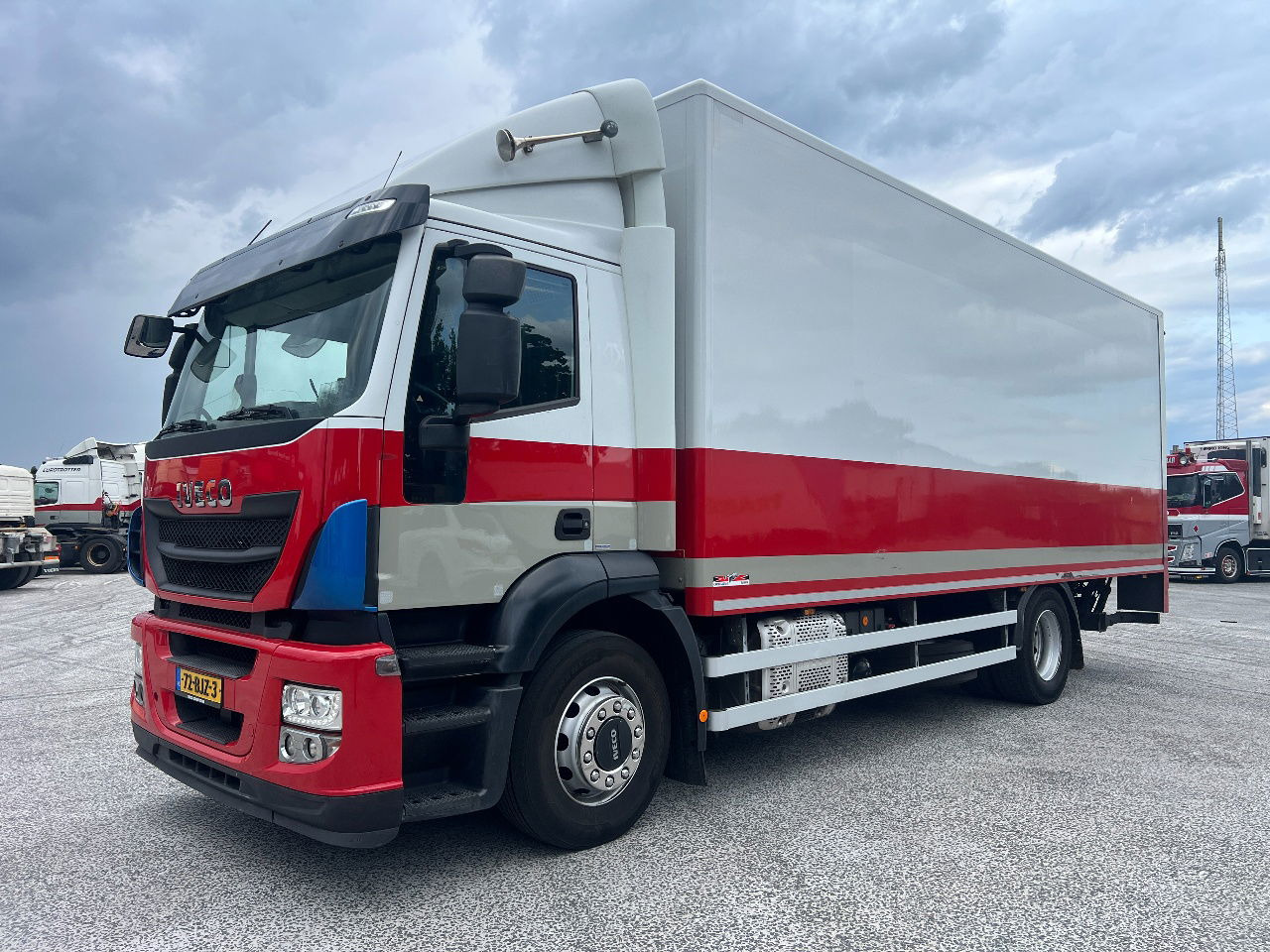 Iveco Stralis 310 AD, 19Ton, Euro 6 - Camião furgão: foto 1 Iveco Stralis 310 AD, 19Ton, Euro 6 - Camião furgão: foto 1