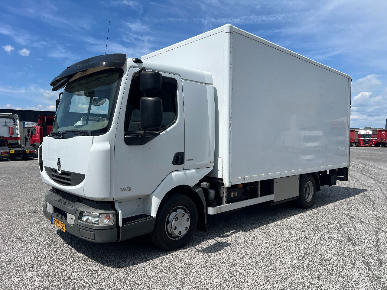 Renault Midliner 160 Manual - Camião furgão: foto 1 Renault Midliner 160 Manual - Camião furgão: foto 1