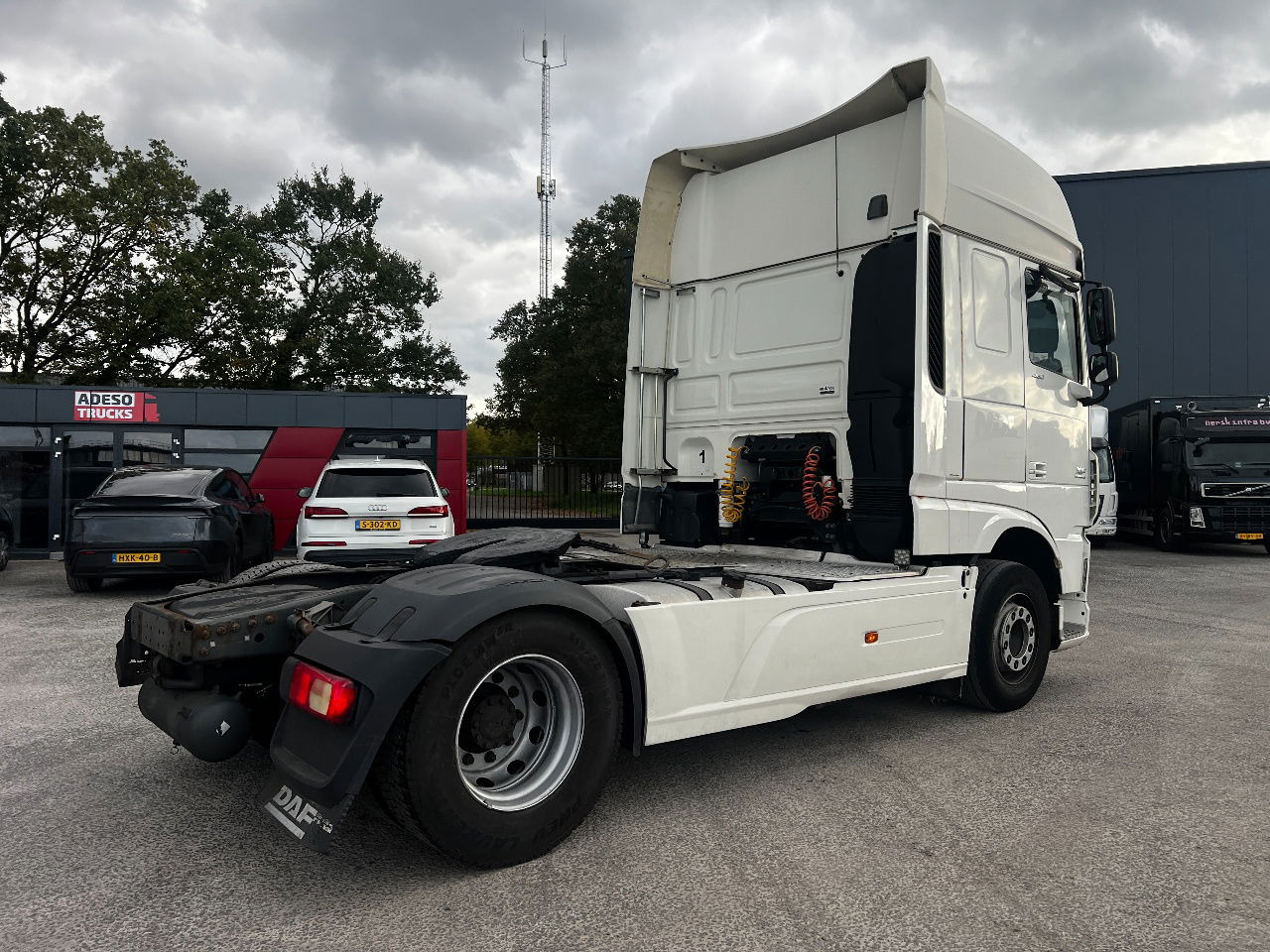 DAF XF 460 SSC, Retarder, Full spoiler - Tractor: foto 3 DAF XF 460 SSC, Retarder, Full spoiler - Tractor: foto 3