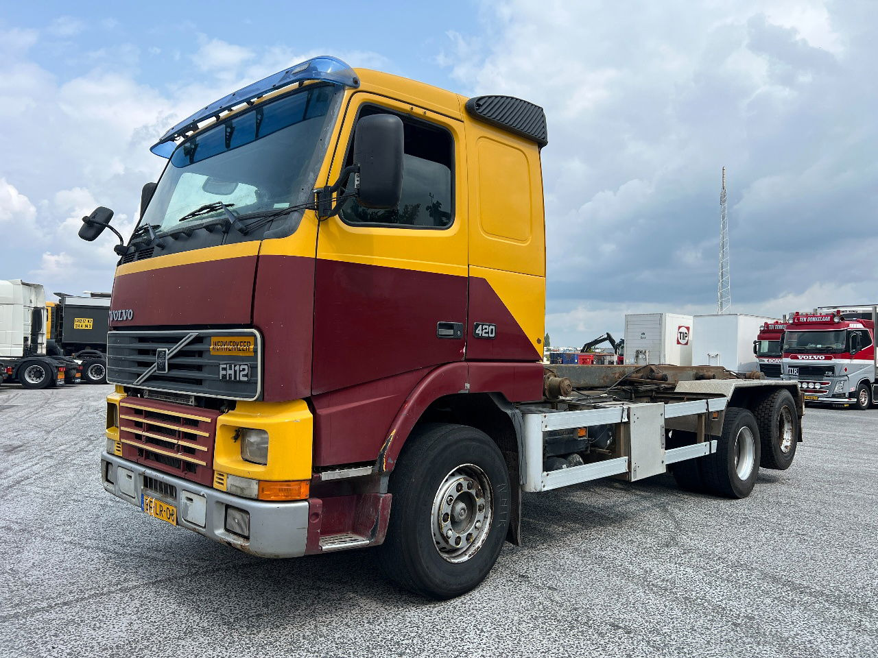 Volvo FH 12.380 6x2, NCH, Euro2, Full Steel - Camião transportador de contêineres/ Caixa móvel: foto 1 Volvo FH 12.380 6x2, NCH, Euro2, Full Steel - Camião transportador de contêineres/ Caixa móvel: foto 1