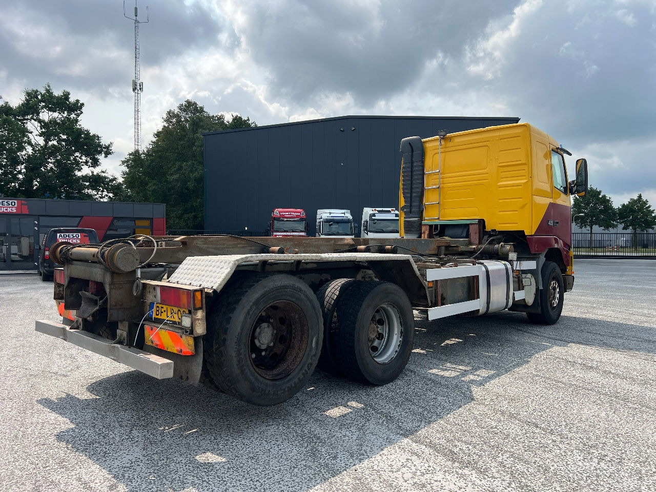 Volvo FH 12.380 6x2, NCH, Euro2, Full Steel - Camião transportador de contêineres/ Caixa móvel: foto 3 Volvo FH 12.380 6x2, NCH, Euro2, Full Steel - Camião transportador de contêineres/ Caixa móvel: foto 3