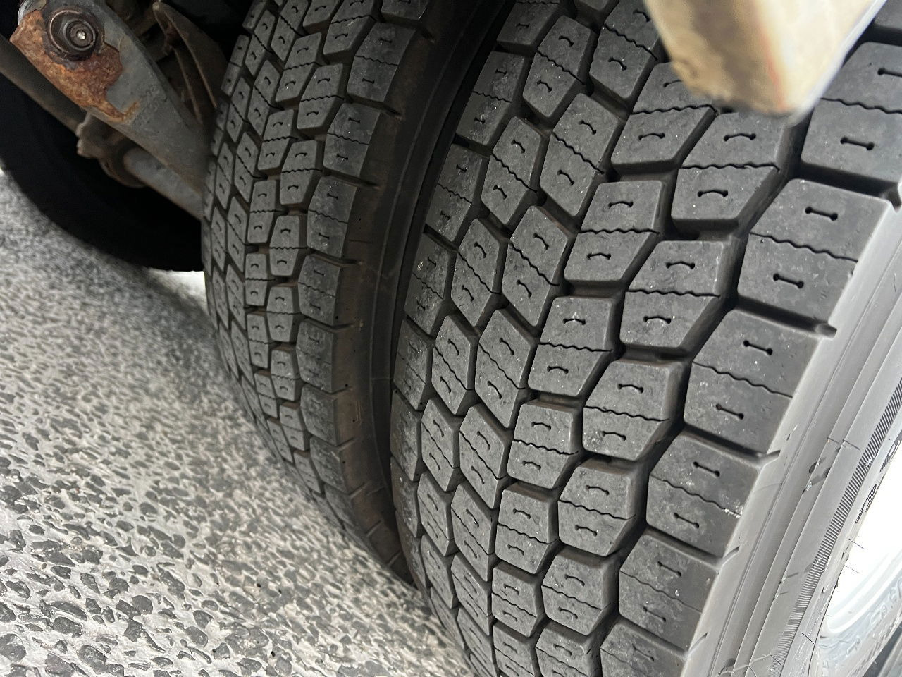 Volvo FM 9.300 Globe 6x2, Euro 5 - Camião furgão: foto 5 Volvo FM 9.300 Globe 6x2, Euro 5 - Camião furgão: foto 5