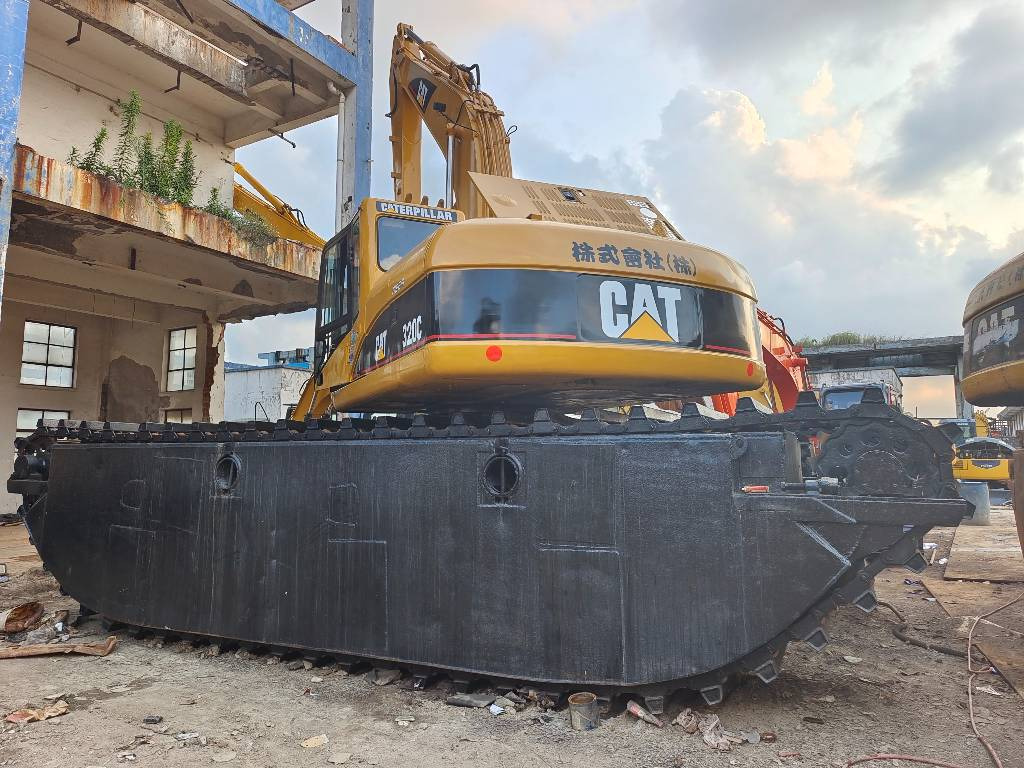 CAT 320 C - Escavadeira flutuante: foto 4 CAT 320 C - Escavadeira flutuante: foto 4