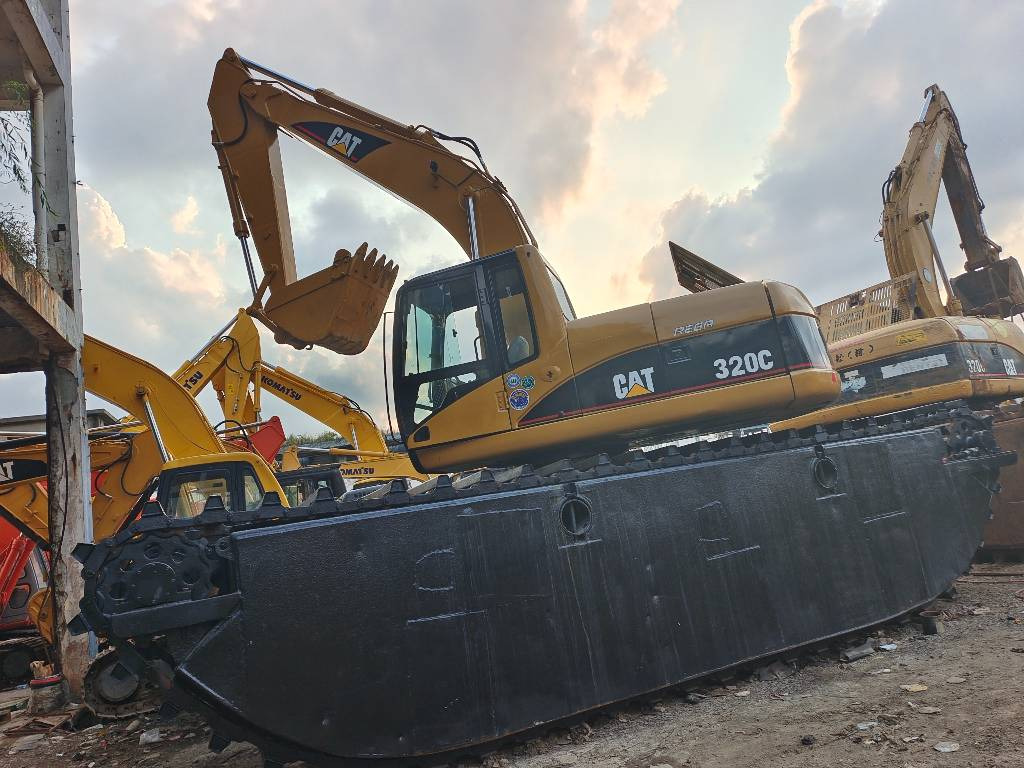 CAT 320 C - Escavadeira flutuante: foto 5 CAT 320 C - Escavadeira flutuante: foto 5