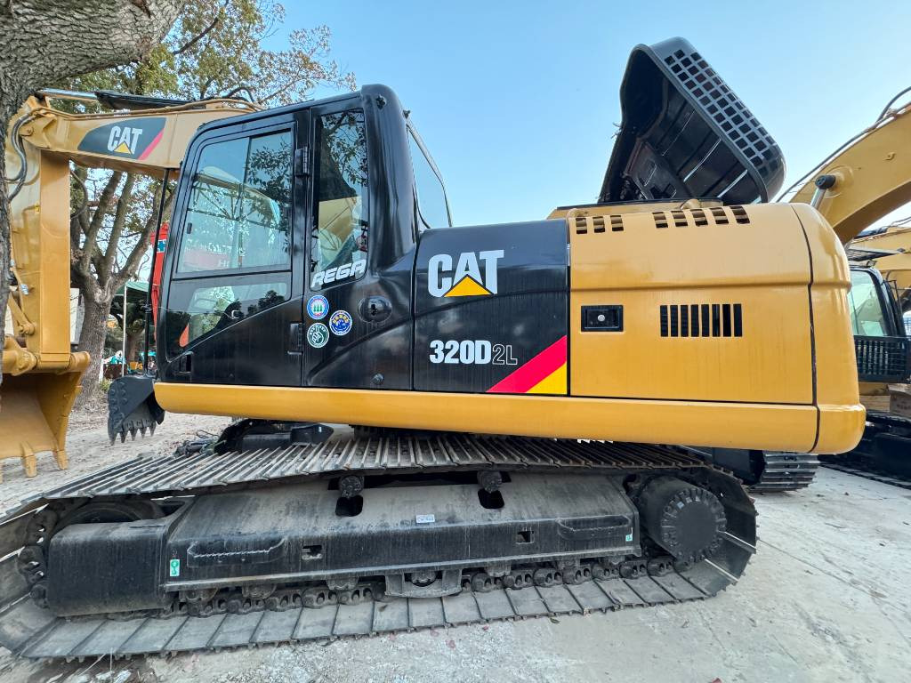 CAT 320D2L - Escavadora de rastos: foto 1 CAT 320D2L - Escavadora de rastos: foto 1