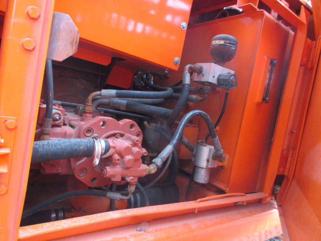 Doosan DH 150 LC-7 - Escavadeira de rodas: foto 5 Doosan DH 150 LC-7 - Escavadeira de rodas: foto 5
