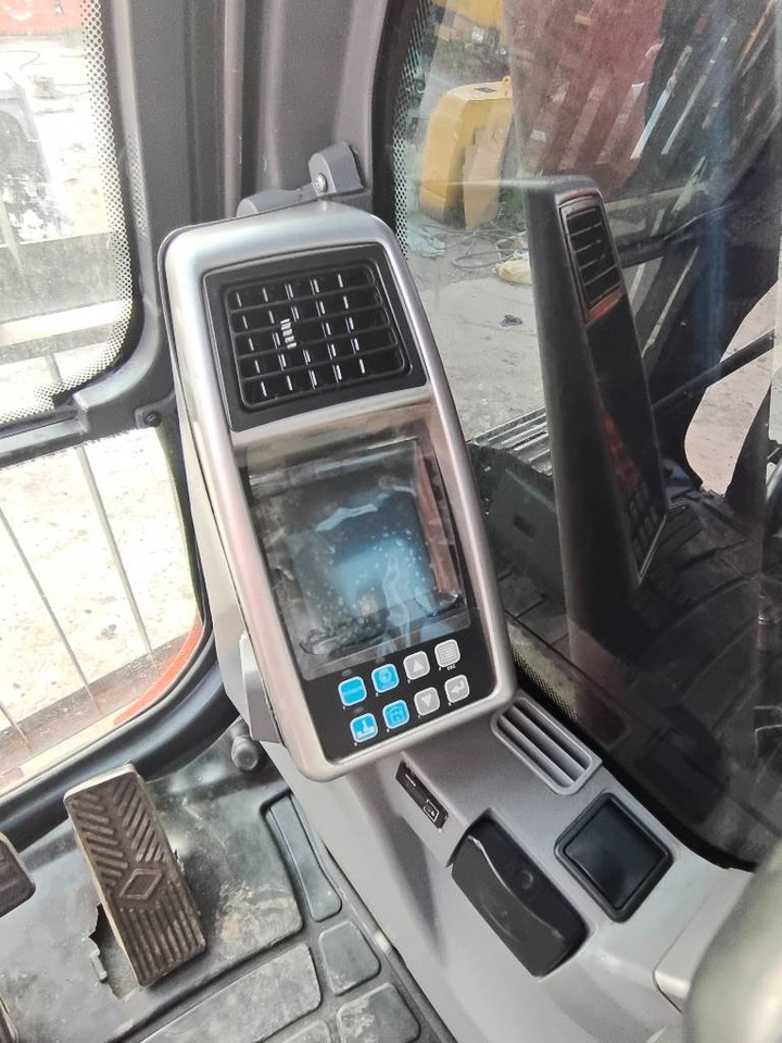 Doosan DX 225 LC - Escavadora de rastos: foto 2 Doosan DX 225 LC - Escavadora de rastos: foto 2