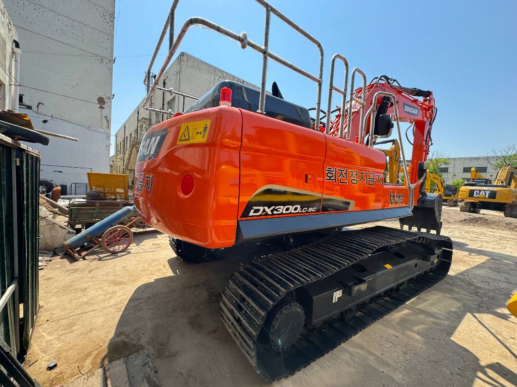 Doosan DX 300 LC-9S - Escavadora de rastos: foto 2 Doosan DX 300 LC-9S - Escavadora de rastos: foto 2