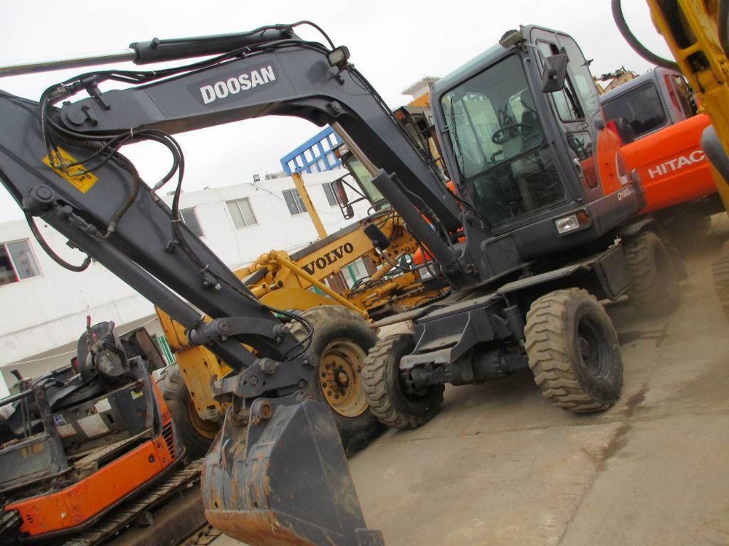 Hitachi ZX 30 U - Mini escavadeira: foto 5 Hitachi ZX 30 U - Mini escavadeira: foto 5