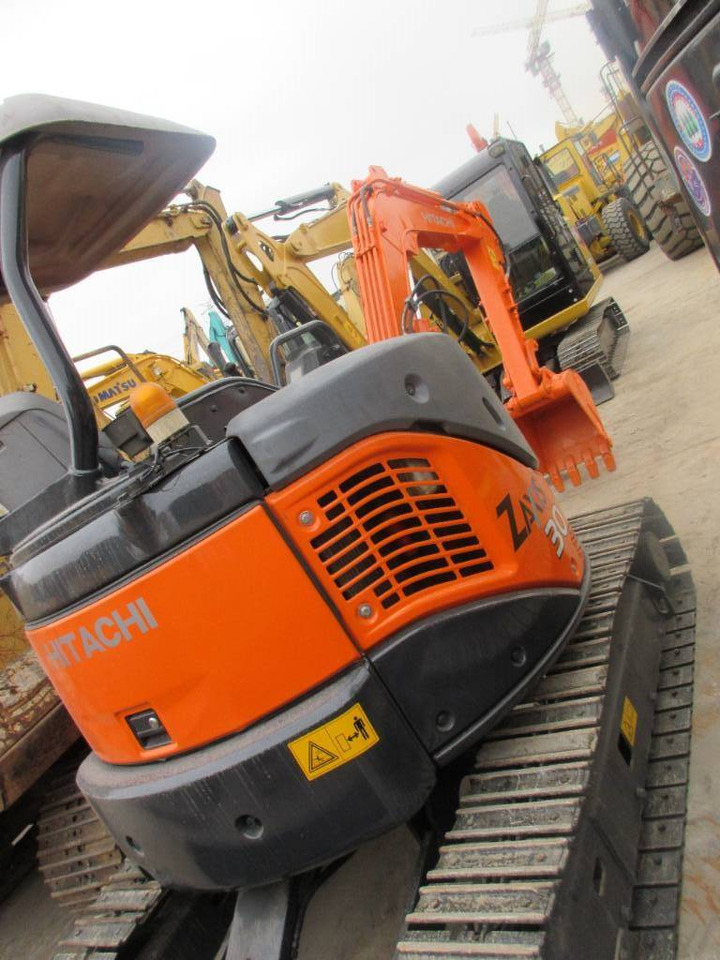 Hitachi ZX 30 U - Mini escavadeira: foto 2 Hitachi ZX 30 U - Mini escavadeira: foto 2