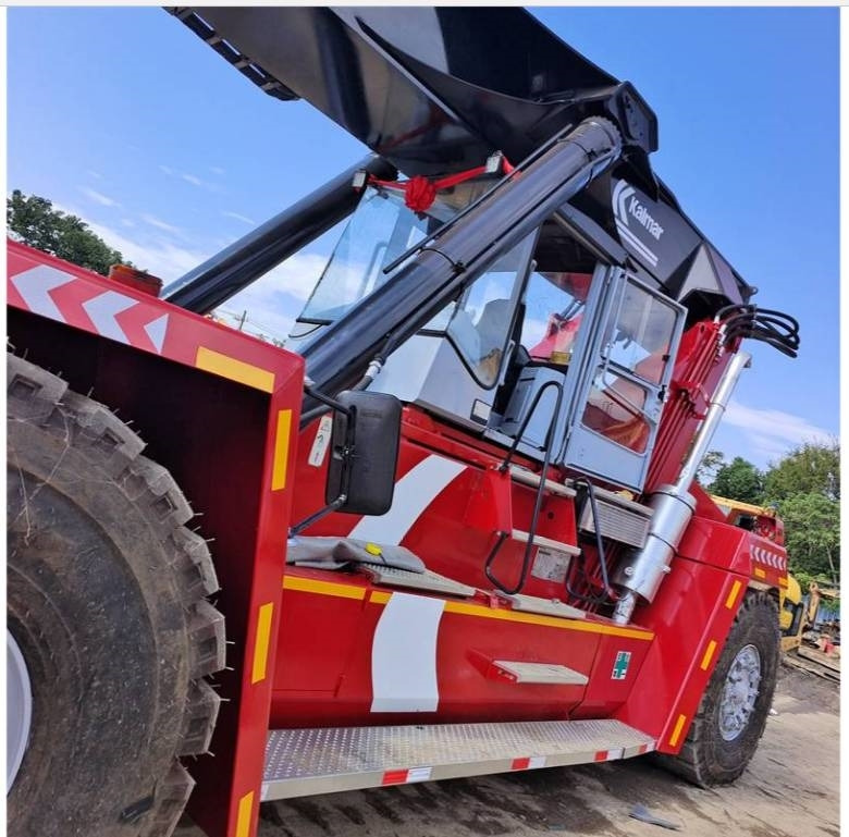 Kalmar DRF 450 - Reachstacker porta contentores: foto 4 Kalmar DRF 450 - Reachstacker porta contentores: foto 4