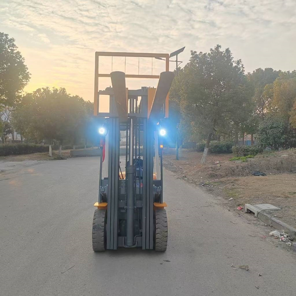 TCM FD 30 - Empilhadeira a diesel: foto 5 TCM FD 30 - Empilhadeira a diesel: foto 5