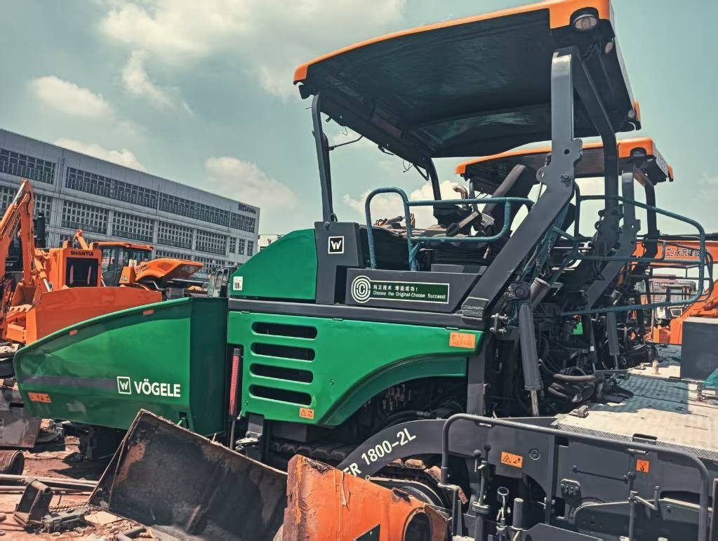 Vögele 1800-3 - Acabadora: foto 1 Vögele 1800-3 - Acabadora: foto 1