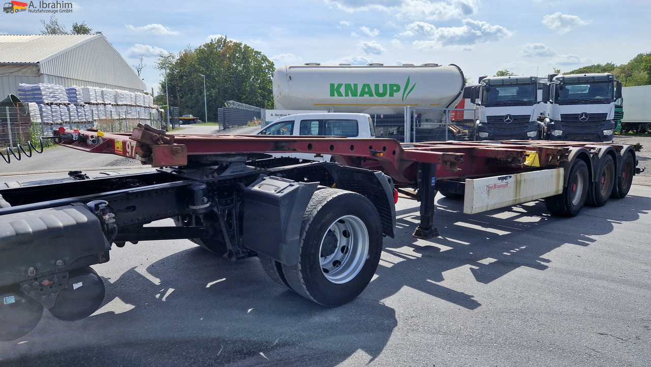 Semi-reboque transportador de contêineres/ Caixa móvel Krone SD Containerchassis 2x 20, 30, 40 ft deutscher Auflieger, ausziehbar: foto 9 Semi-reboque transportador de contêineres/ Caixa móvel Krone SD Containerchassis 2x 20, 30, 40 ft deutscher Auflieger, ausziehbar: foto 9