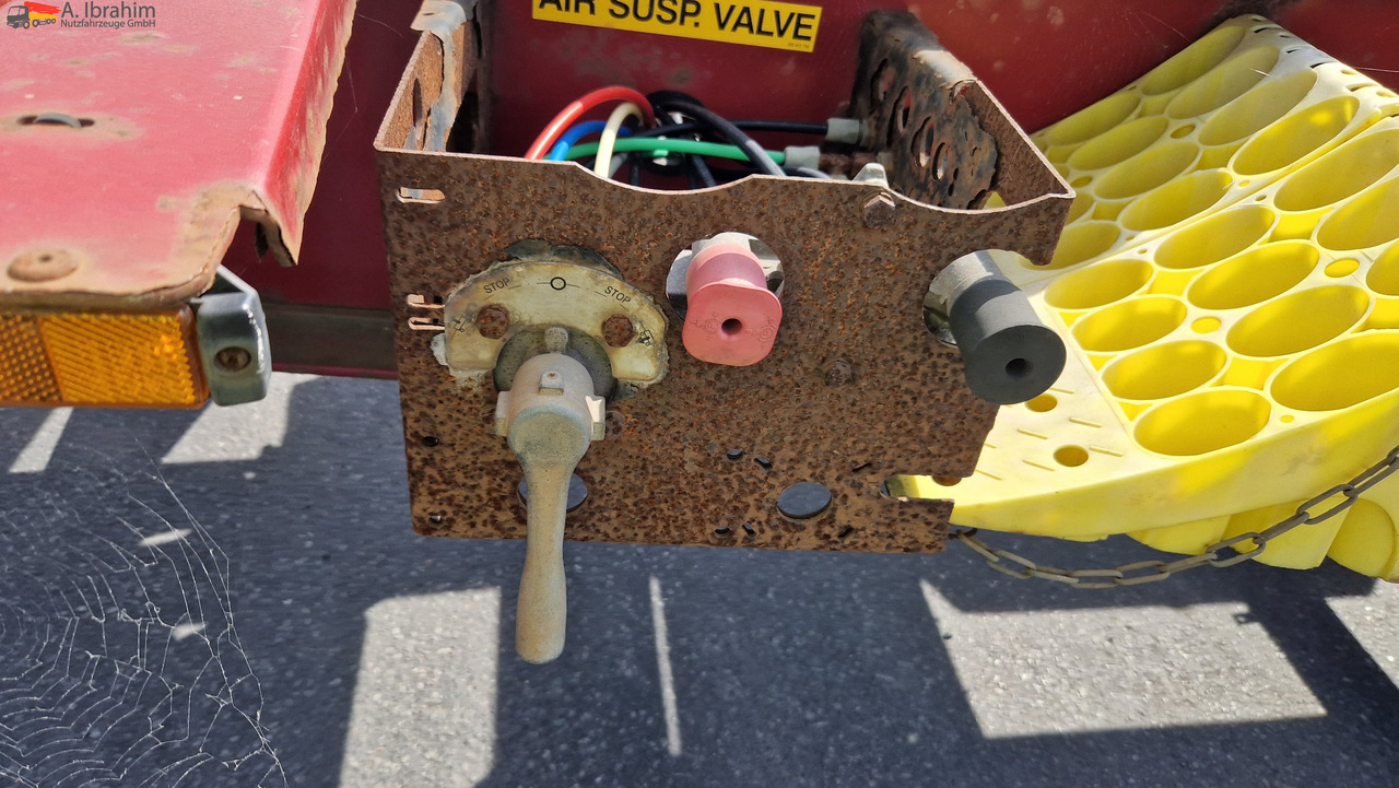 Semi-reboque transportador de contêineres/ Caixa móvel Krone SD Containerchassis 2x 20, 30, 40 ft deutscher Auflieger, ausziehbar: foto 13 Semi-reboque transportador de contêineres/ Caixa móvel Krone SD Containerchassis 2x 20, 30, 40 ft deutscher Auflieger, ausziehbar: foto 13