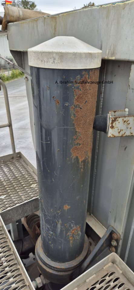 Langendorf SKS-HS 24/30 Isomulde Stahl 24 cbm. einsatzbereit - Semi-reboque basculante: foto 4 Langendorf SKS-HS 24/30 Isomulde Stahl 24 cbm. einsatzbereit - Semi-reboque basculante: foto 4