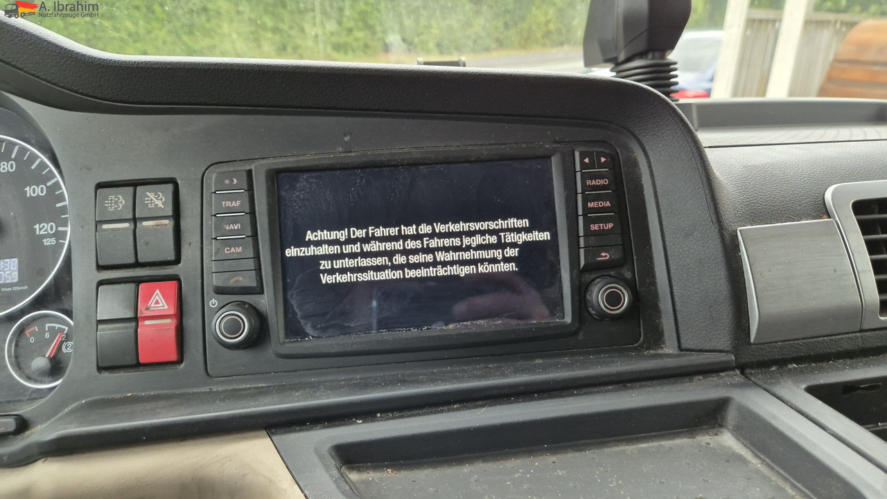 MAN 8.250 7,30 m Koffer, Navi, Topzustand - Carrinha de contentor: foto 2 MAN 8.250 7,30 m Koffer, Navi, Topzustand - Carrinha de contentor: foto 2