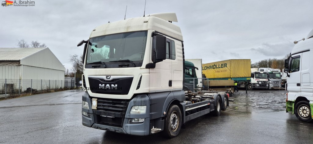 MAN TGX 26.460 Vario-Rahmen deutsches Fahrzeug. ohne Wechselbrücke - Camião de lona: foto 1 MAN TGX 26.460 Vario-Rahmen deutsches Fahrzeug. ohne Wechselbrücke - Camião de lona: foto 1