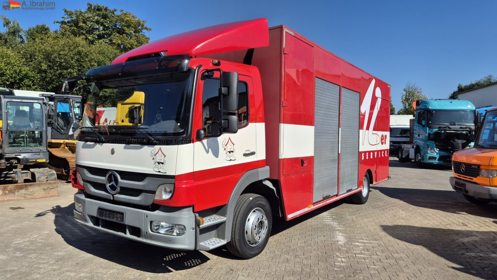 Mercedes-Benz 1222 Werkstattkoffer mit Regalsystem - Camião furgão: foto 1 Mercedes-Benz 1222 Werkstattkoffer mit Regalsystem - Camião furgão: foto 1