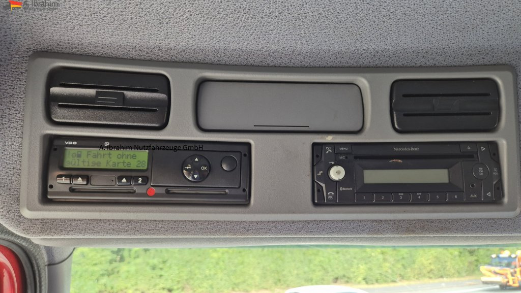 Mercedes-Benz 1222 Werkstattkoffer mit Regalsystem - Camião furgão: foto 3 Mercedes-Benz 1222 Werkstattkoffer mit Regalsystem - Camião furgão: foto 3