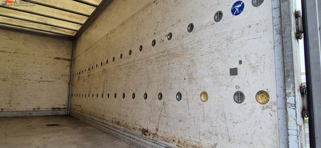 Mercedes-Benz 817  Möbelkoffer - Carrinha de contentor: foto 2 Mercedes-Benz 817  Möbelkoffer - Carrinha de contentor: foto 2