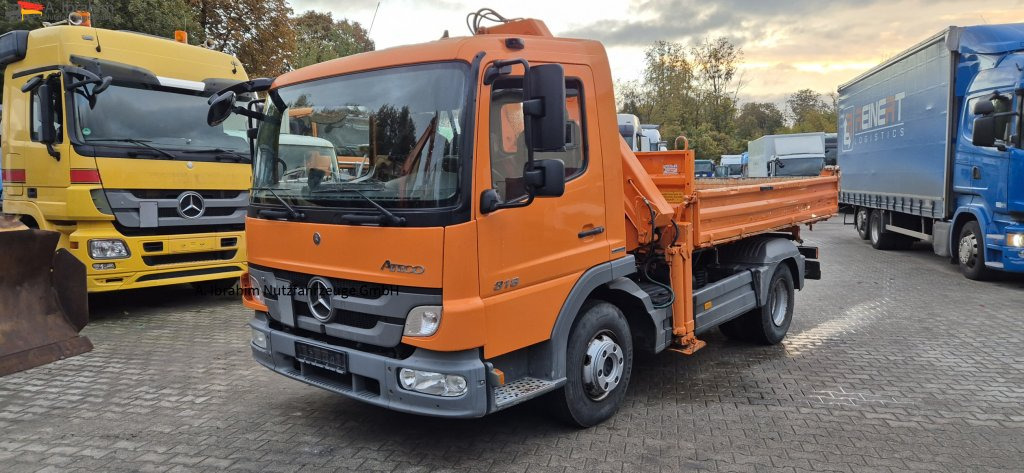 Mercedes-Benz 818 Meiller Dreiseitenkipper mit Kran - Camião basculante, Camião grua: foto 1 Mercedes-Benz 818 Meiller Dreiseitenkipper mit Kran - Camião basculante, Camião grua: foto 1