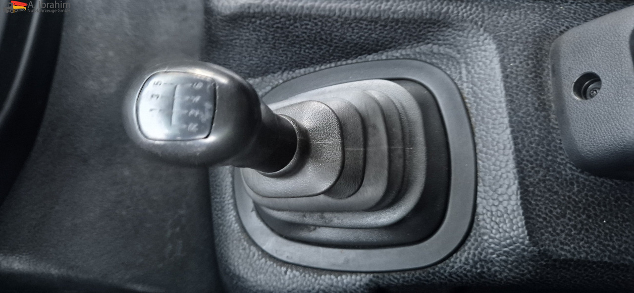 Mercedes-Benz 818L LBW, Luftfederung - Carrinha de contentor: foto 5 Mercedes-Benz 818L LBW, Luftfederung - Carrinha de contentor: foto 5